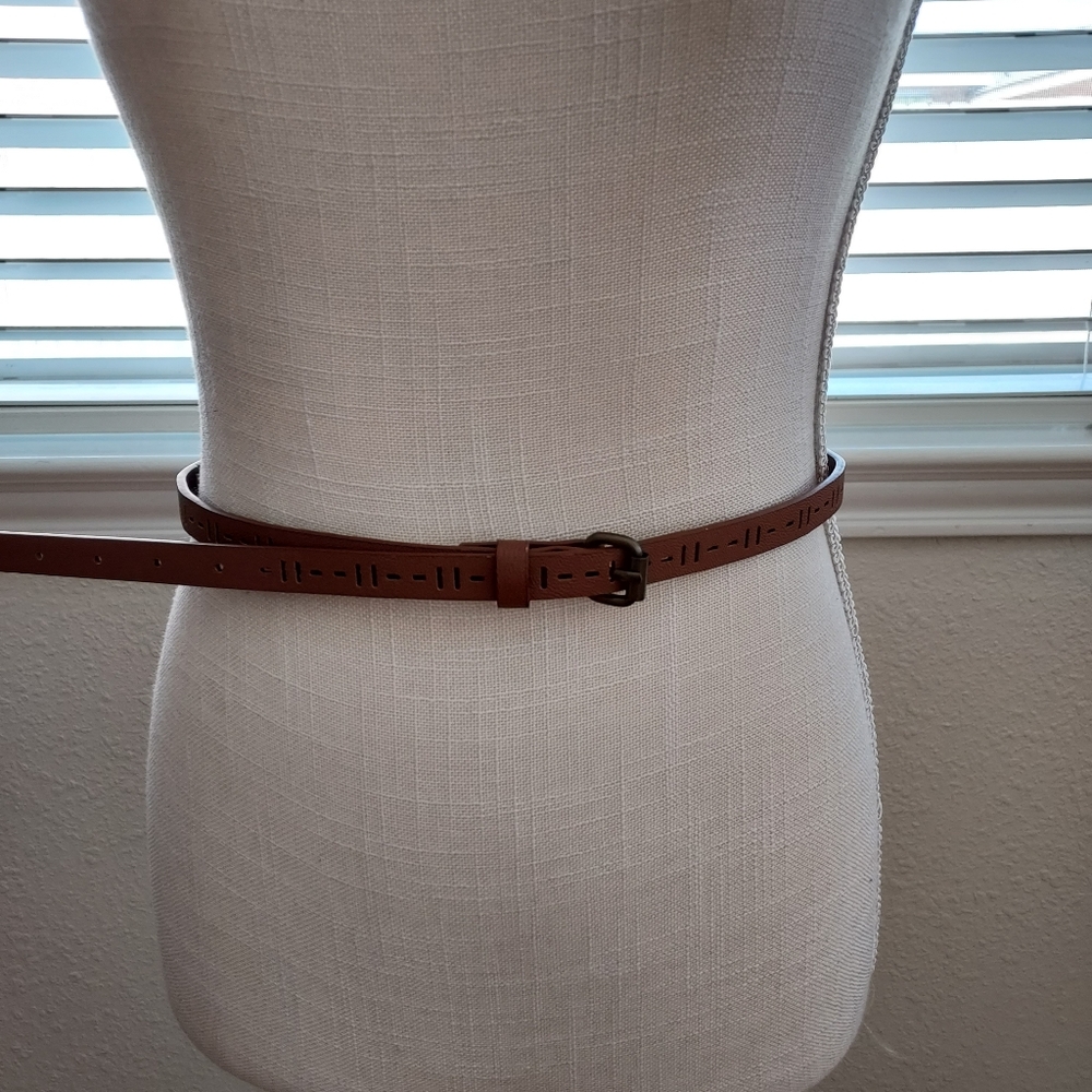 SIZE LARGE ELYSIAN STYLE PERFORATED LEATHER BELT